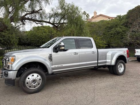 Used 2021 Ford F450 Platinum w/ FX4 Off-Road Package image 2
