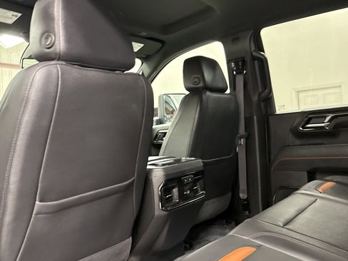 Used 2025 GMC Sierra 2500 AT4 image 15