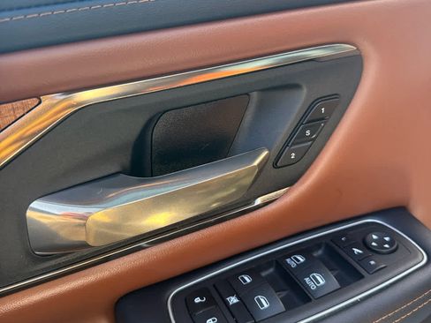 Used 2024 RAM 1500 Limited w/ Body Color Bumper Group image 23