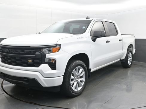 Used 2023 Chevrolet Silverado 1500 Custom image 4