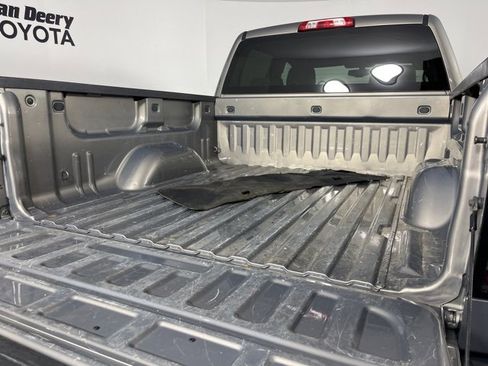 Used 2017 GMC Sierra 1500 SLT w/ SLT Premium Package image 18