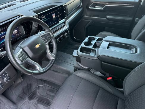 Used 2024 Chevrolet Silverado 1500 LT w/ Convenience Package II RWD image 10