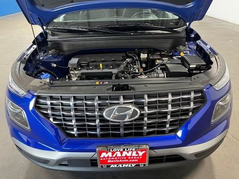 Used 2025 Hyundai Venue Limited FWD image 9