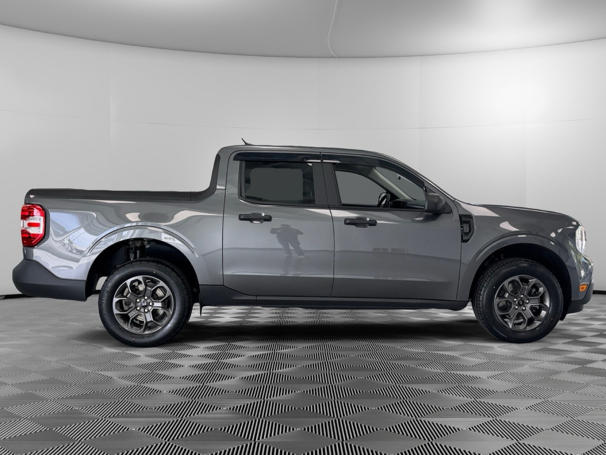 Used 2023 Ford Maverick XLT FWD image 9
