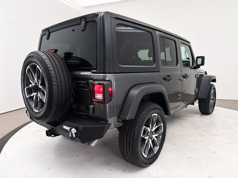 Used 2024 Jeep Wrangler Unlimited Sport AWD/4WD image 15