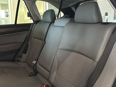 Used 2018 Subaru Outback 2.5i Limited AWD/4WD image 25