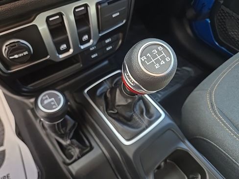 Used 2025 Jeep Wrangler Sport AWD/4WD image 26