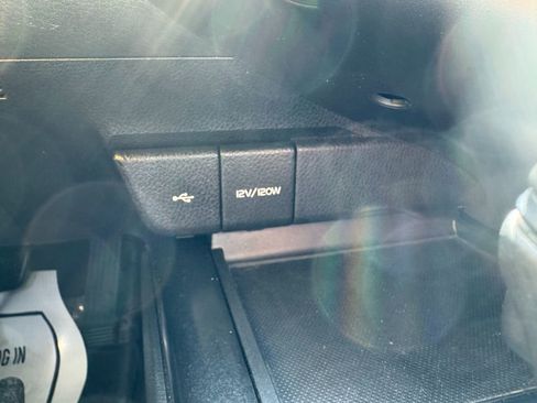 Used 2020 Toyota Camry SE image 22