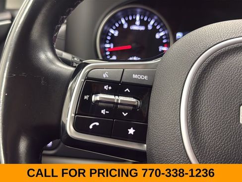Used 2023 Kia Carnival LX FWD image 17