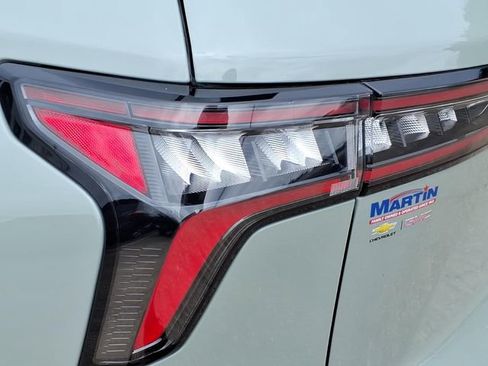 Used 2026 Chevrolet Equinox ACTIV AWD/4WD image 10