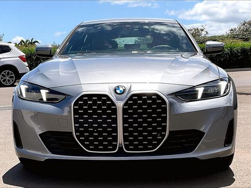 Used 2025 BMW 430i w/ Premium Package RWD image 3