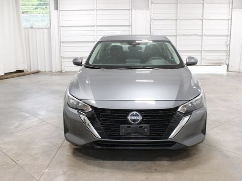 Used 2024 Nissan Sentra SV FWD image 3