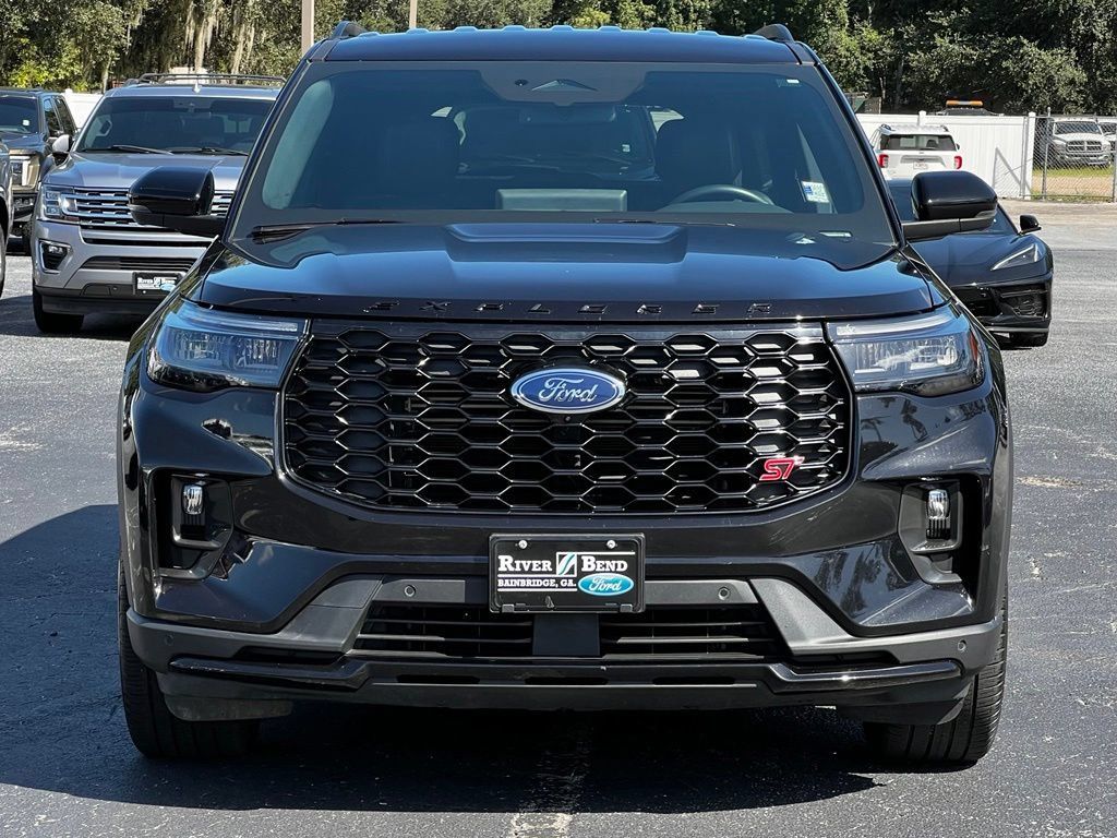 Used 2025 Ford Explorer ST RWD image 9