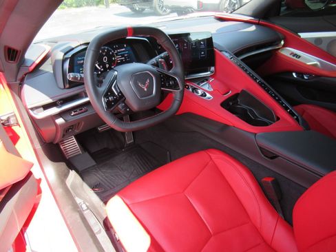 Used 2024 Chevrolet Corvette Stingray Preferred Cpe RWD image 15
