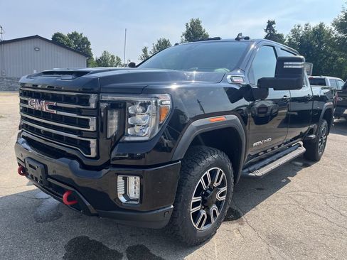Used 2020 GMC Sierra 2500 AT4 w/ AT4 Premium Package AWD/4WD image 2