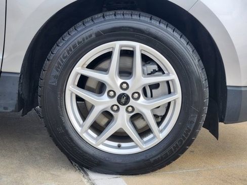 Used 2024 Ford Edge SEL image 10