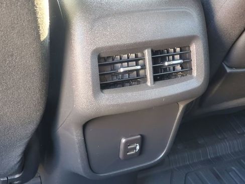 Used 2023 GMC Terrain SLE w/ Driver Convenience Package image 31