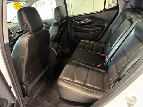 Used 2022 GMC Terrain SLT w/ LPO, Floor Liner Package AWD/4WD image 15