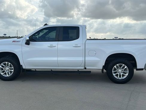 Used 2022 Chevrolet Silverado 1500 LT w/ Z71 Off-Road Package image 11