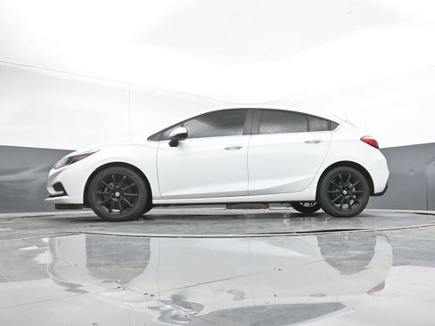 Used 2018 Chevrolet Cruze LT w/ Sun And Sound Package image 37