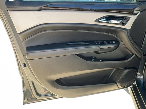 Used 2014 Cadillac SRX Luxury w/ Driver Awareness Package image 16