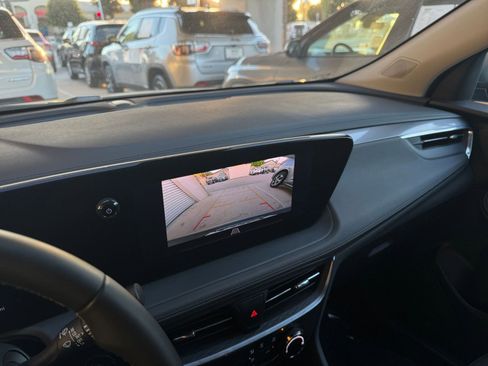 Used 2025 Buick Encore GX Preferred image 17