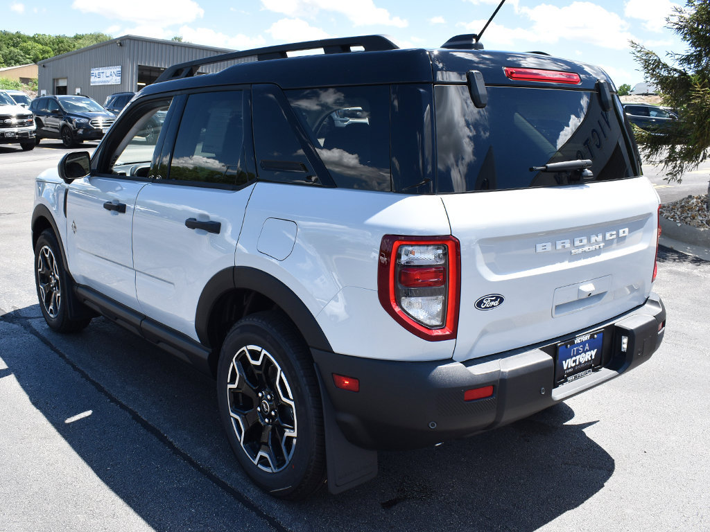 New 2026 Ford Bronco Sport Outer Banks w/ Outer Banks Tech Package+ AWD/4WD image 3