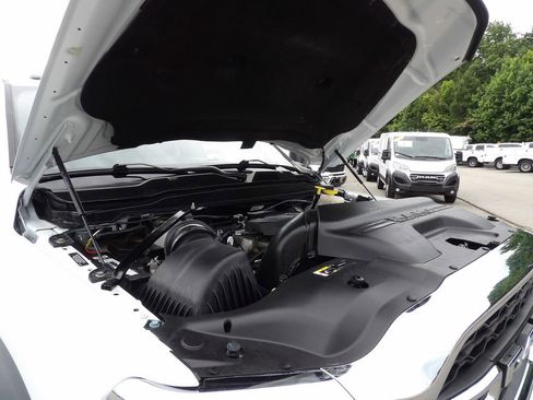 Used 2024 RAM 5500 Tradesman w/ Chrome Appearance Group AWD/4WD image 45