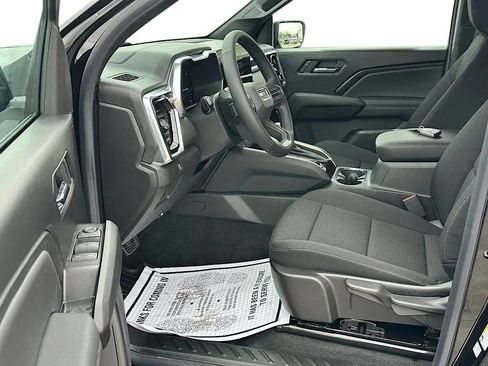 New 2026 GMC Canyon Elevation w/ LPO, Black Badging Package RWD image 15
