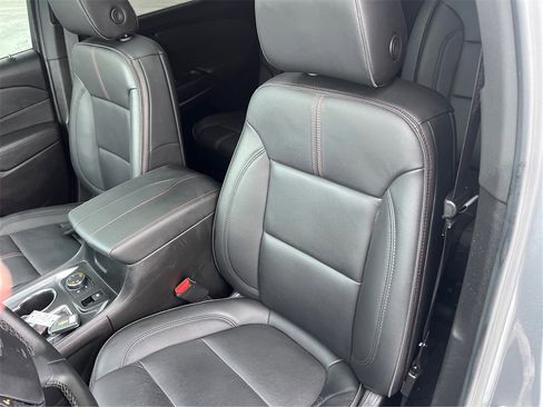 Certified 2023 Chevrolet Traverse RS image 41