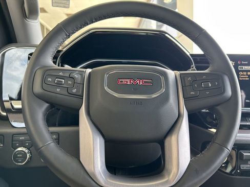 Used 2026 GMC Sierra 1500 SLT AWD/4WD image 22