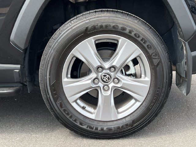 Used 2025 Toyota RAV4 XLE FWD image 10