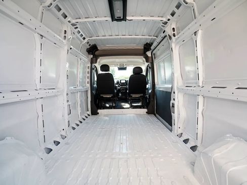 Used 2025 RAM ProMaster 2500 w/ Convenience Group FWD image 20