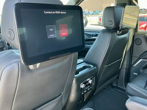 Used 2022 GMC Yukon Denali w/ Denali Ultimate Package image 31