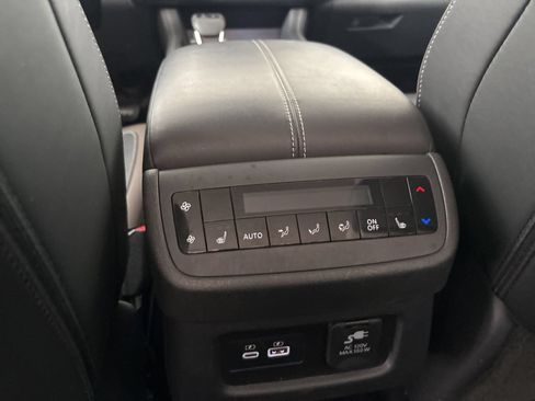 Used 2025 Nissan Pathfinder Platinum w/ Cargo Package AWD/4WD image 28