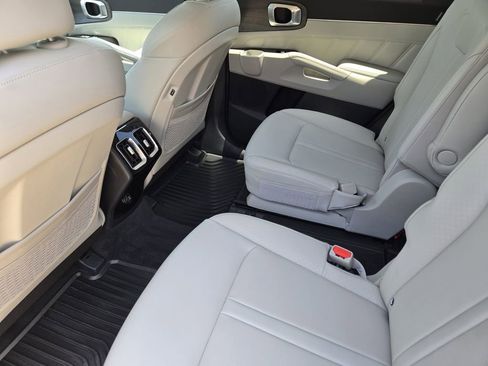 Certified 2025 Kia Sorento SX AWD/4WD image 30