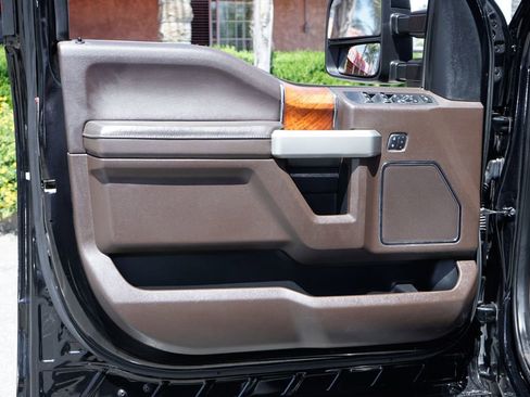 Used 2017 Ford F250 King Ranch w/ King Ranch Ultimate Package image 16