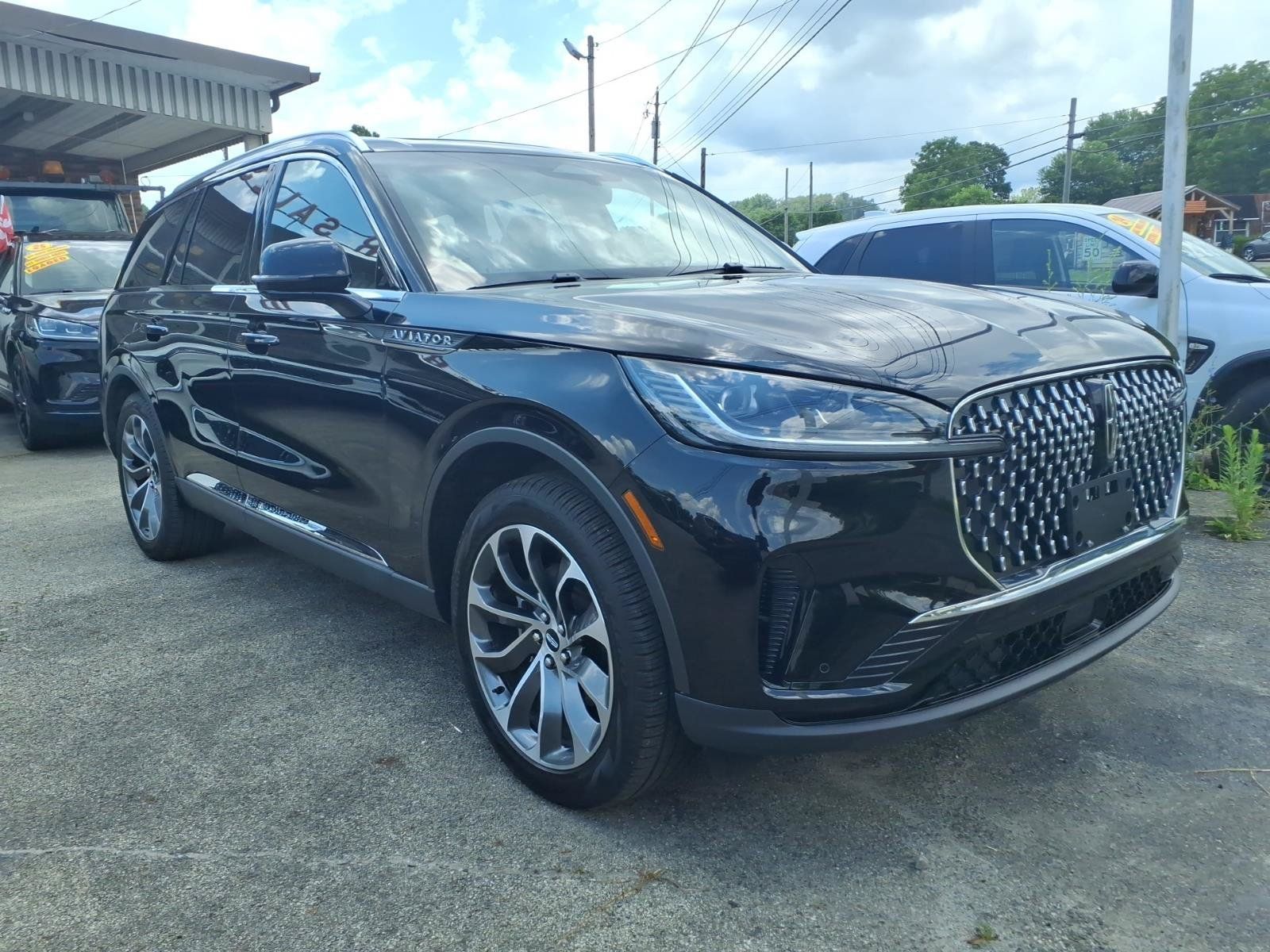 Used 2025 Lincoln Aviator Reserve w/ Illumination Package AWD/4WD image 1