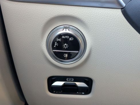 Used 2024 Mercedes-Benz C 300 Sedan image 27