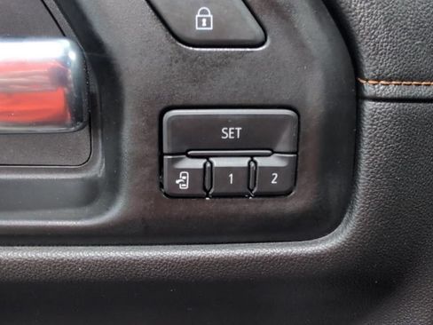 Used 2020 GMC Sierra 1500 AT4 w/ AT4 Premium Package AWD/4WD image 8