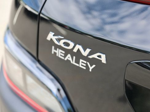 Used 2023 Hyundai Kona SE w/ Cargo Package AWD/4WD image 9