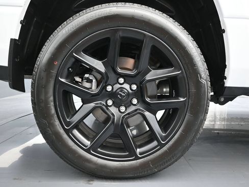 Used 2023 RAM 1500 Laramie AWD/4WD image 21