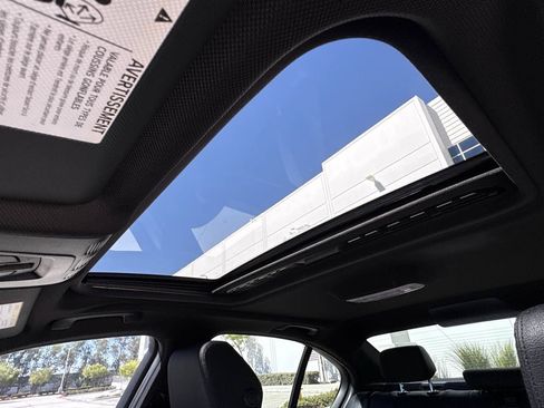 Used 2018 BMW 330i xDrive Sedan AWD/4WD image 30