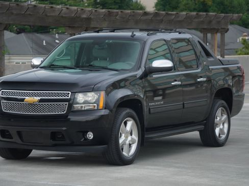 Used 2012 Chevrolet Avalanche LT w/ All-Star Edition image 20