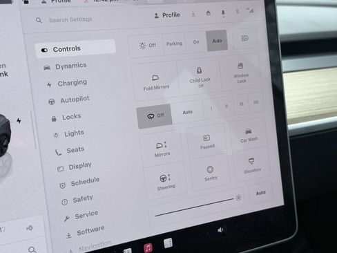 Used 2023 Tesla Model 3 Standard Range image 73