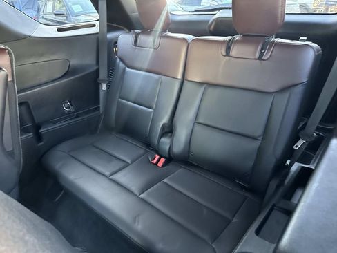 Used 2022 Ford Explorer Platinum image 16