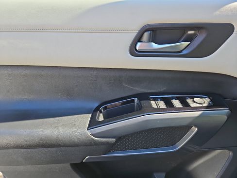 Certified 2023 Nissan Pathfinder SL image 12