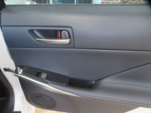 Used 2020 Lexus IS 300 w/ Navigation Package image 21