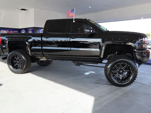 Used 2015 Chevrolet Silverado 2500 LTZ image 6
