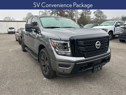 Used 2023 Nissan Titan SV w/ SV Convenience Package image 8